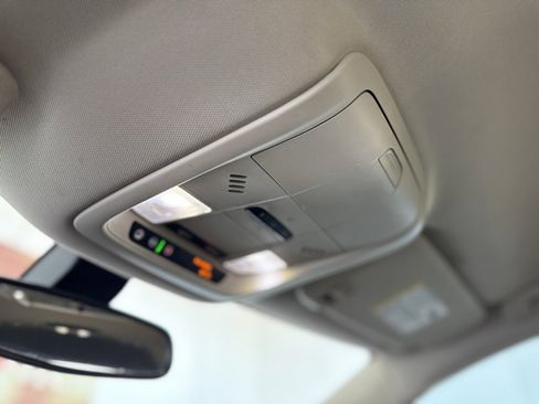 Used 2021 Buick Enclave Essence image 46