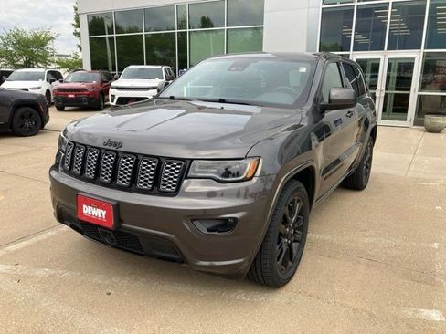 Certified 2021 Jeep Grand Cherokee Laredo X AWD/4WD image 3