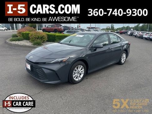 Used 2025 Toyota Camry LE AWD/4WD image 1