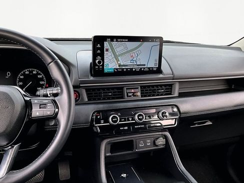 Used 2023 Honda Pilot Touring image 10