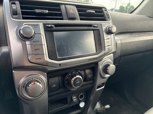 Used 2018 Toyota 4Runner SR5 Premium RWD image 8