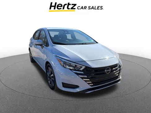 Used 2025 Nissan Versa SV image 1