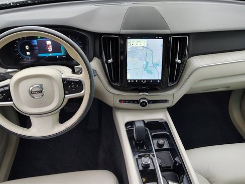 Used 2023 Volvo XC60 B5 Plus w/ Climate Package image 11