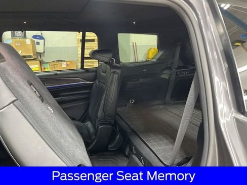 Used 2023 Jeep Grand Cherokee L Overland w/ Luxury Tech Group IV image 37