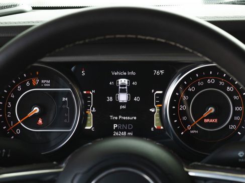 Used 2023 Jeep Gladiator Overland image 24