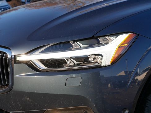 Used 2019 Volvo XC60 T8 Inscription w/ Advanced Package image 16