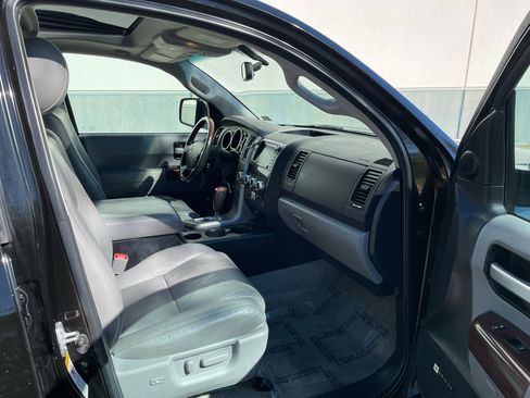 Used 2011 Toyota Sequoia Platinum image 20