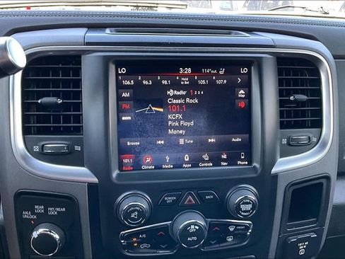 Used 2018 RAM 2500 Power Wagon w/ Leather & Luxury Group AWD/4WD image 16