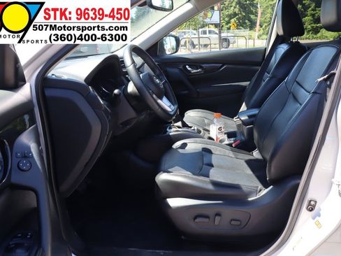 Used 2019 Nissan Rogue SL AWD/4WD image 16