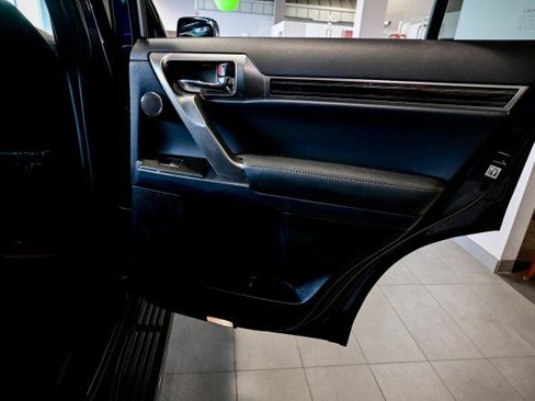 Used 2022 Lexus GX 460 Luxury w/ Sport Design Package image 23