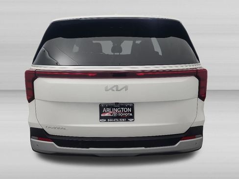 Used 2025 Kia Carnival FWD image 5