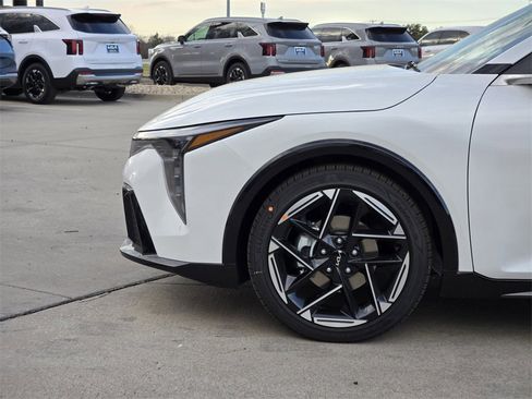 New 2025 Kia K4 GT-Line image 5