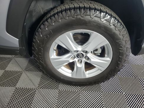 Used 2019 Toyota RAV4 XLE w/ Carpet Mat Package FWD image 31