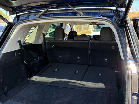 Used 2025 Nissan Pathfinder SV image 17