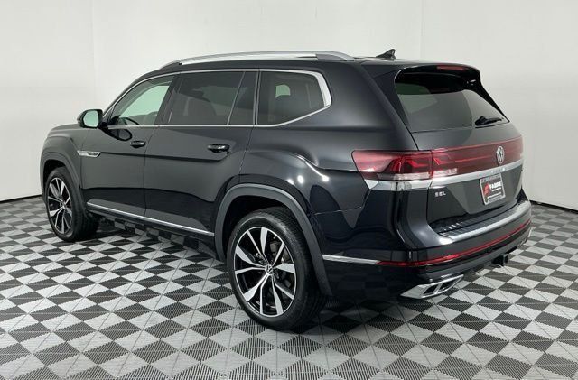 Used 2024 Volkswagen Atlas SEL Premium R-Line AWD/4WD image 5