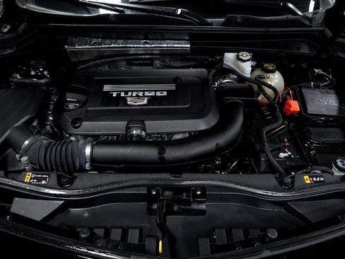 Used 2021 Cadillac XT4 Premium Luxury w/ Enhanced Visibility Package image 11