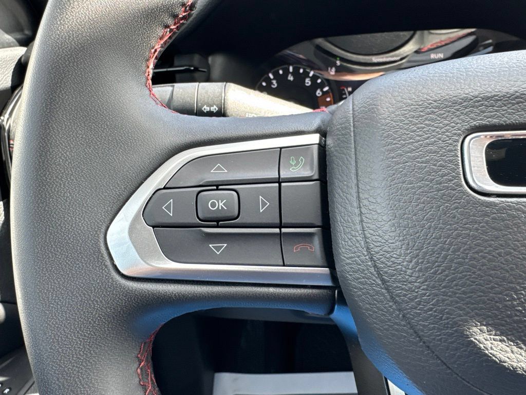 Used 2025 Jeep Compass Trailhawk AWD/4WD image 23