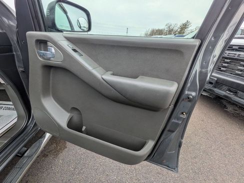 Used 2010 Nissan Frontier SE w/ SE Value Truck Pkg image 20