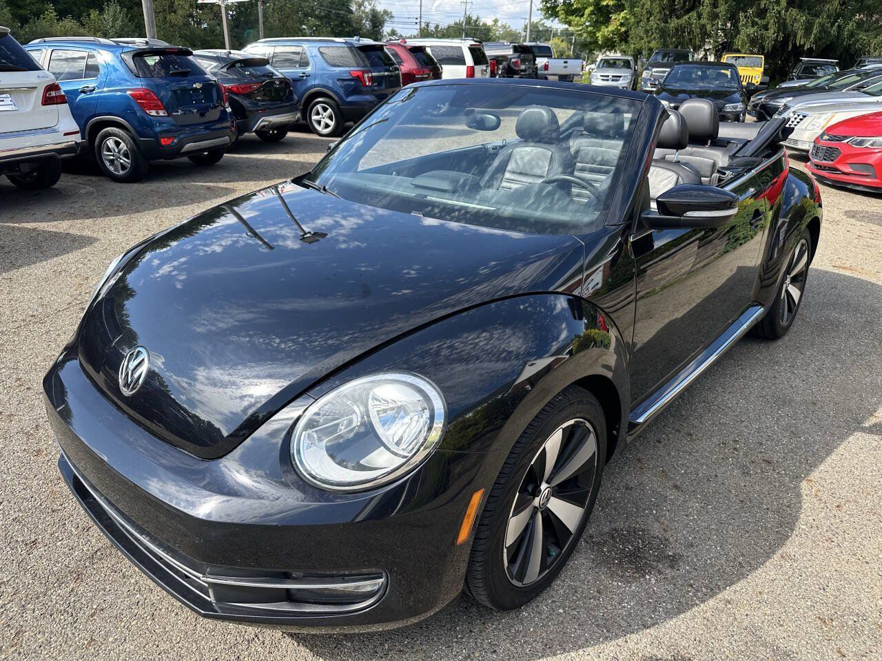Used 2013 Volkswagen Beetle 2.0T FWD image 2
