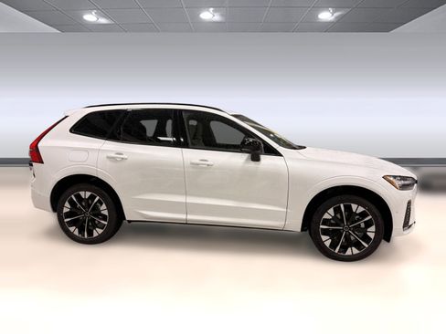 Certified 2026 Volvo XC60 B5 Plus w/ Protection Package Premier AWD/4WD image 8