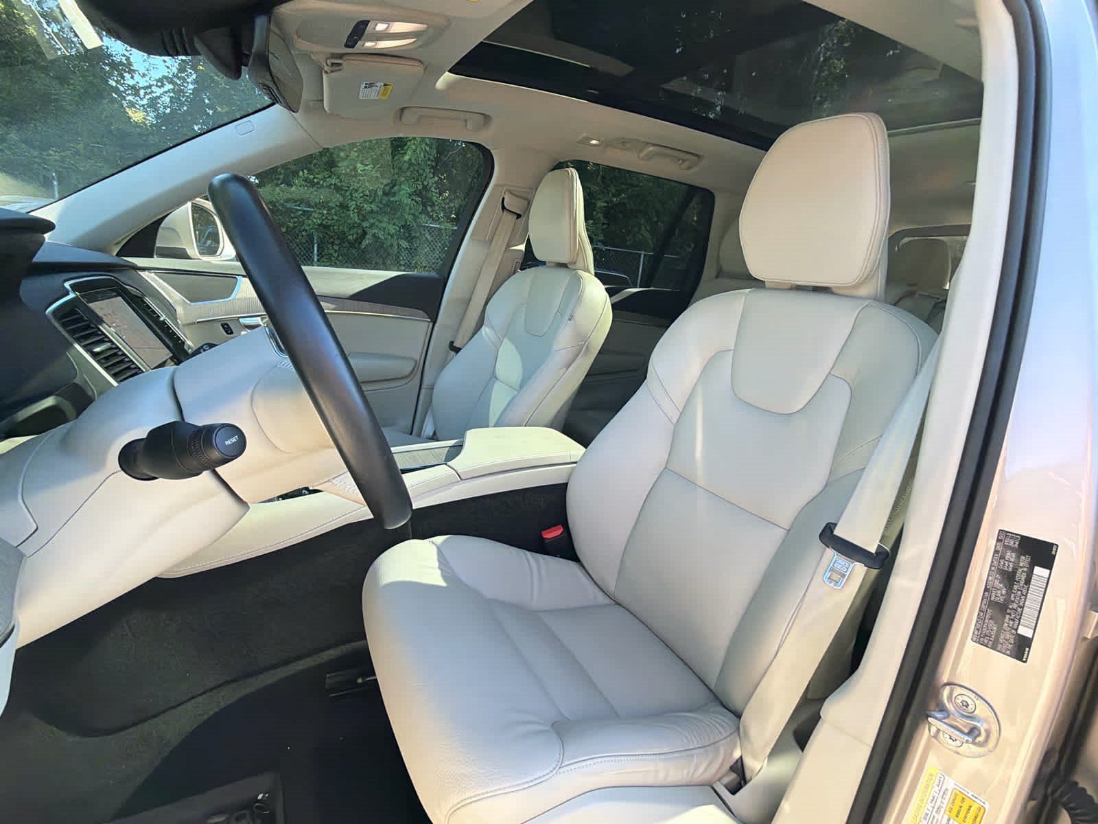 Used 2024 Volvo XC90 B6 Core w/ Protection Package Premier AWD/4WD image 26