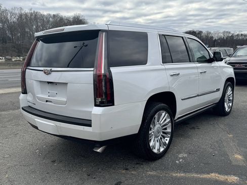 Used 2018 Cadillac Escalade Platinum image 4