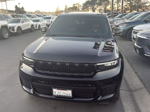 Used 2023 Jeep Grand Cherokee L Laredo image 26