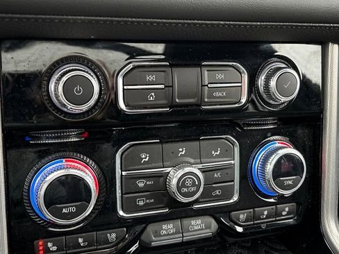 Used 2023 GMC Yukon Denali image 19