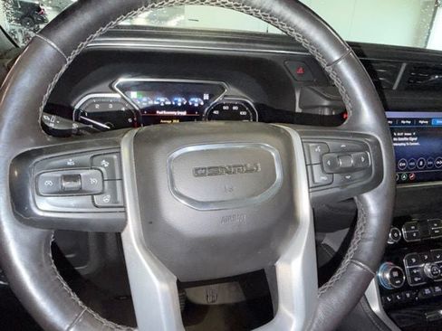 Used 2021 GMC Yukon XL Denali w/ Denali Premium Package AWD/4WD image 7