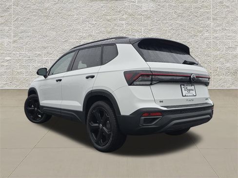 New 2026 Volkswagen Taos SE AWD/4WD image 5