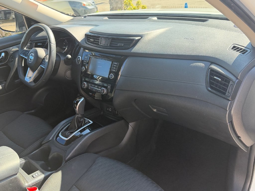Used 2019 Nissan Rogue SV FWD image 20