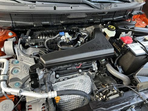 Used 2020 Nissan Rogue SV image 30