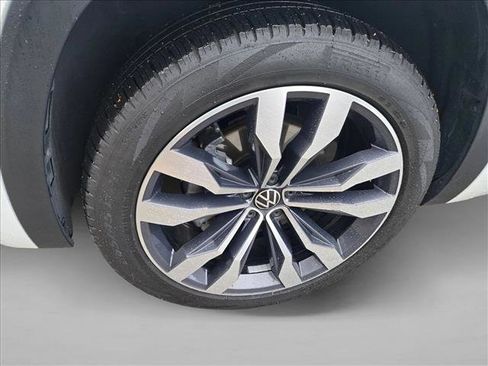 Used 2022 Volkswagen Atlas Cross Sport SEL Premium R-Line image 20