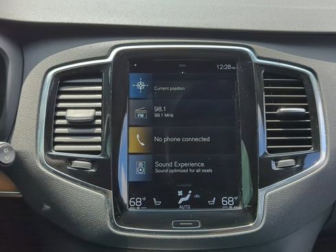 Used 2022 Volvo XC90 T6 Momentum w/ Advanced Package image 14