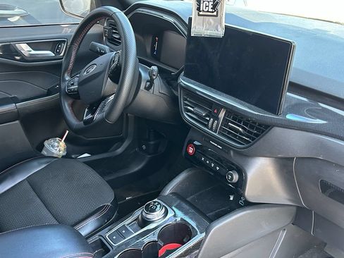 Used 2023 Ford Escape ST-Line w/ Tech Pack #1 FWD image 9