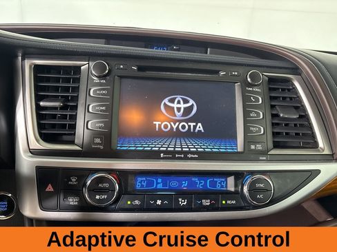 Used 2019 Toyota Highlander Limited Platinum FWD image 19