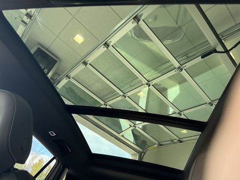 New 2025 Volkswagen Tiguan SE R-Line image 23