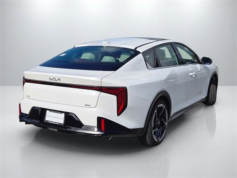 New 2025 Kia K4 GT-Line image 5
