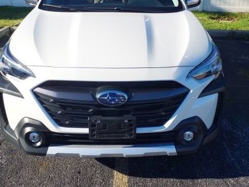 Used 2023 Subaru Outback Touring XT AWD/4WD image 2