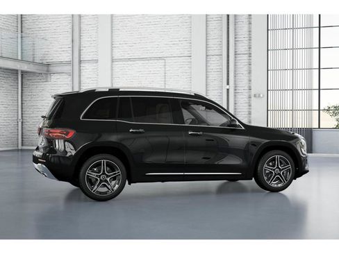 New 2026 Mercedes-Benz GLB 250 4MATIC image 18