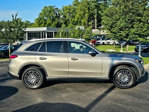 Used 2023 Mercedes-Benz GLC 300 4MATIC image 8