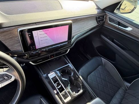 Used 2025 Volkswagen Atlas SEL Premium R-Line image 20