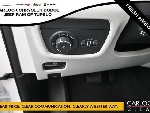 Used 2023 Jeep Grand Cherokee Overland w/ Luxury Tech Group IV AWD/4WD image 18