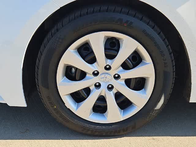 Used 2025 Toyota Corolla LE FWD image 13