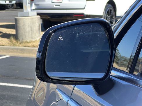 Used 2025 Kia Sorento S w/ Panoramic Sunroof Package image 28