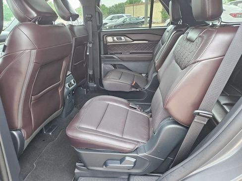 Used 2025 Ford Explorer Platinum w/ LUX Leather Package AWD/4WD image 28