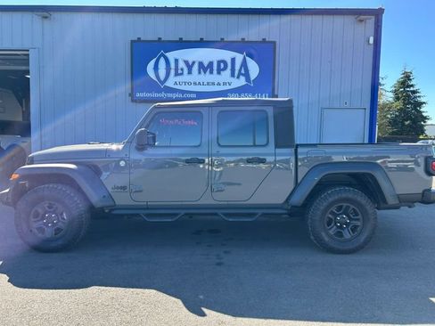 Used 2020 Jeep Gladiator Sport AWD/4WD image 1