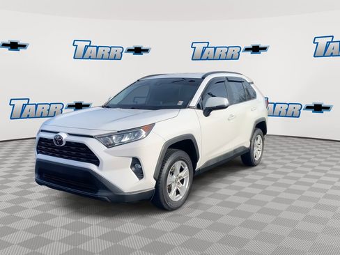 Used 2020 Toyota RAV4 XLE image 4