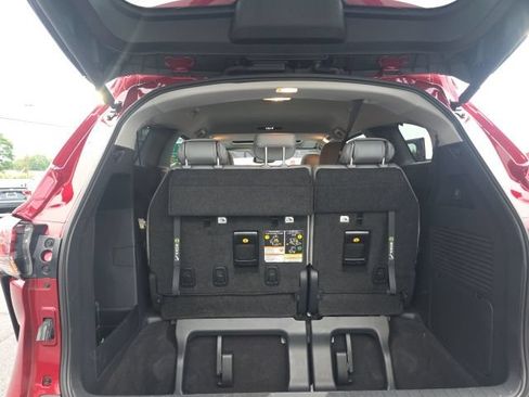 Used 2026 Toyota Sienna XLE FWD image 18