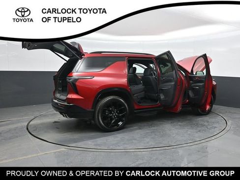 Used 2024 Chevrolet Traverse RS image 48